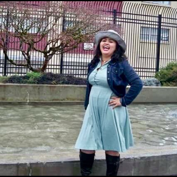 Meet your Posher, Adi - Picture 1 of 1